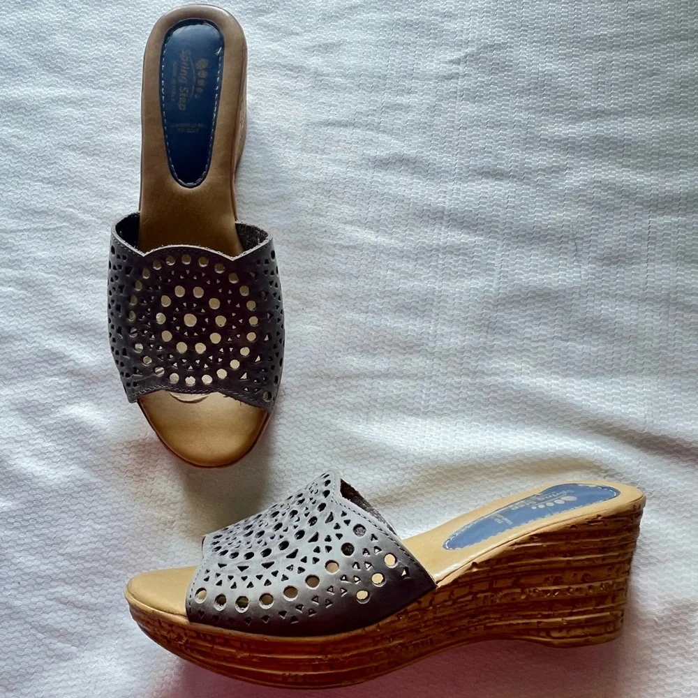 Spring Step‎ Gray Platform Wedges